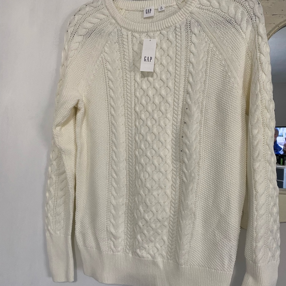 GAP women’s cable crew neck sweater